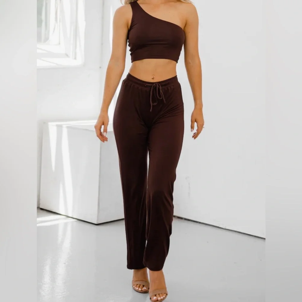 Astoria Luxe Lounge Pant - Espresso size M - lightly worn - Picture 2 of 4